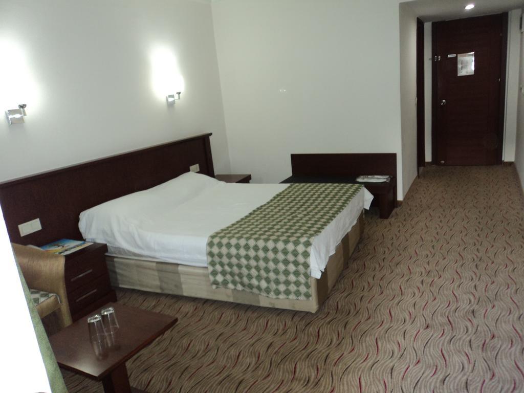 Izethan Hotel Muğla Bilik gambar