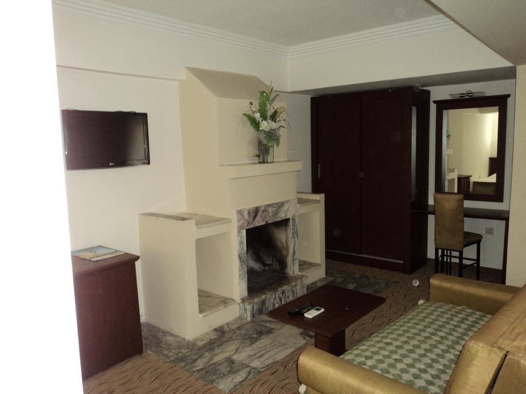 Izethan Hotel Muğla Bilik gambar