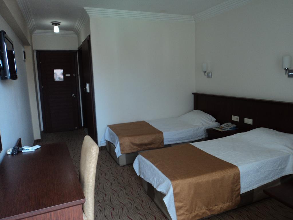 Izethan Hotel Muğla Bilik gambar