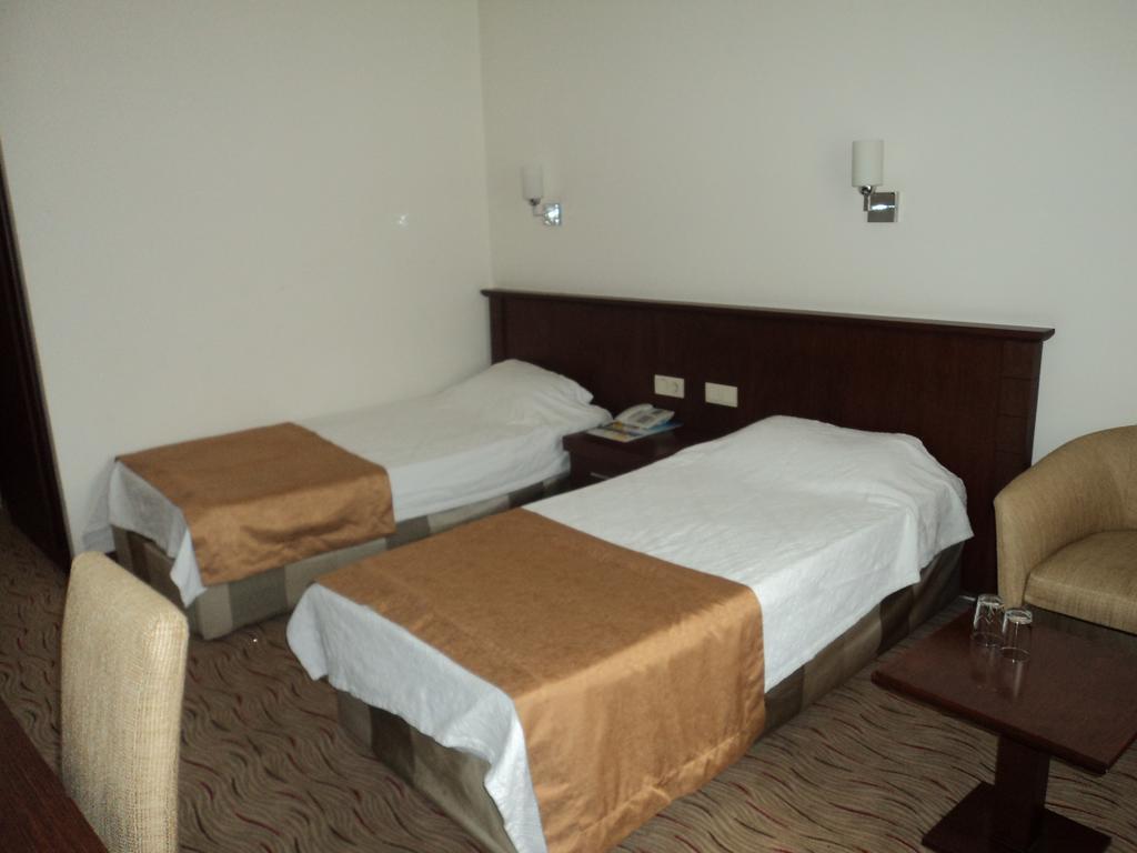 Izethan Hotel Muğla Bilik gambar